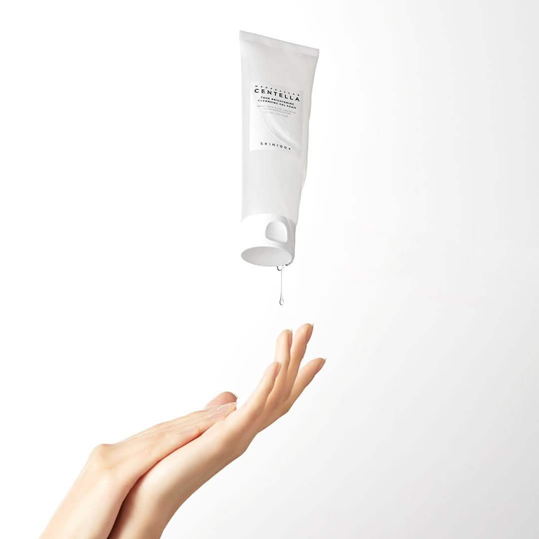 Madagascar Centella Tone Brightening Cleansing Gel Foam