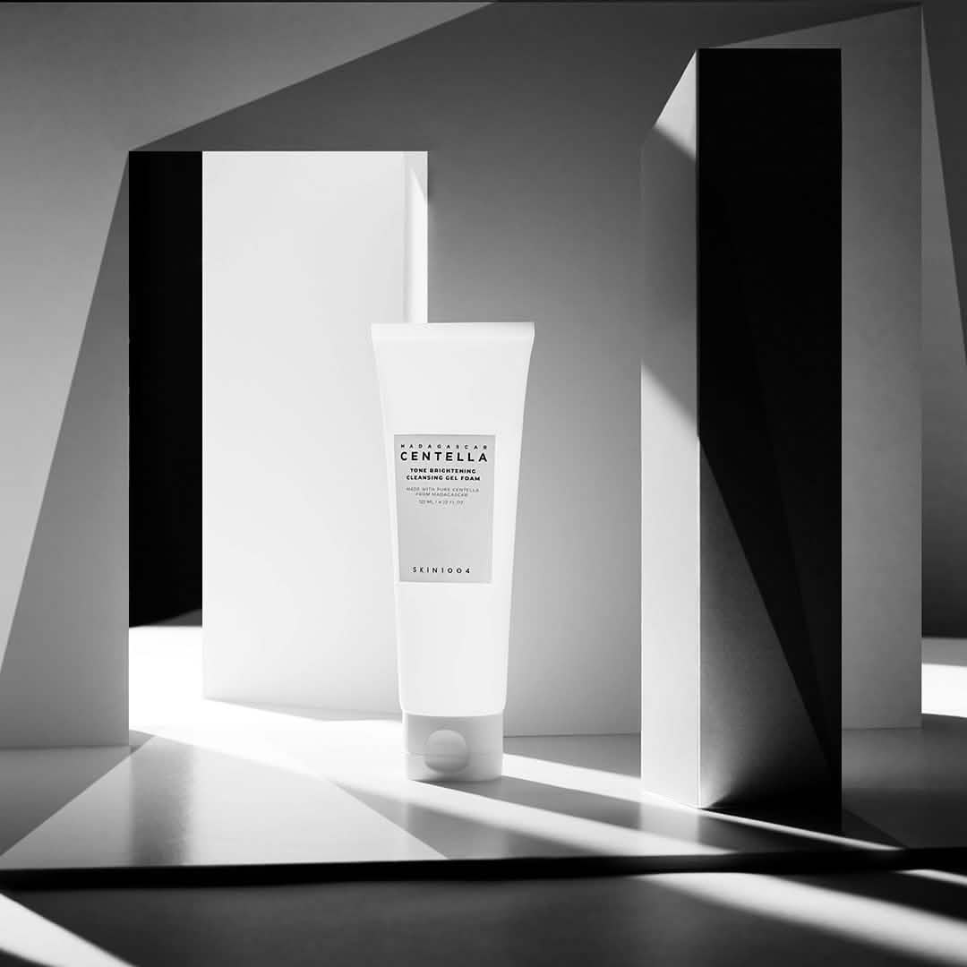 Madagascar Centella Tone Brightening Cleansing Gel Foam