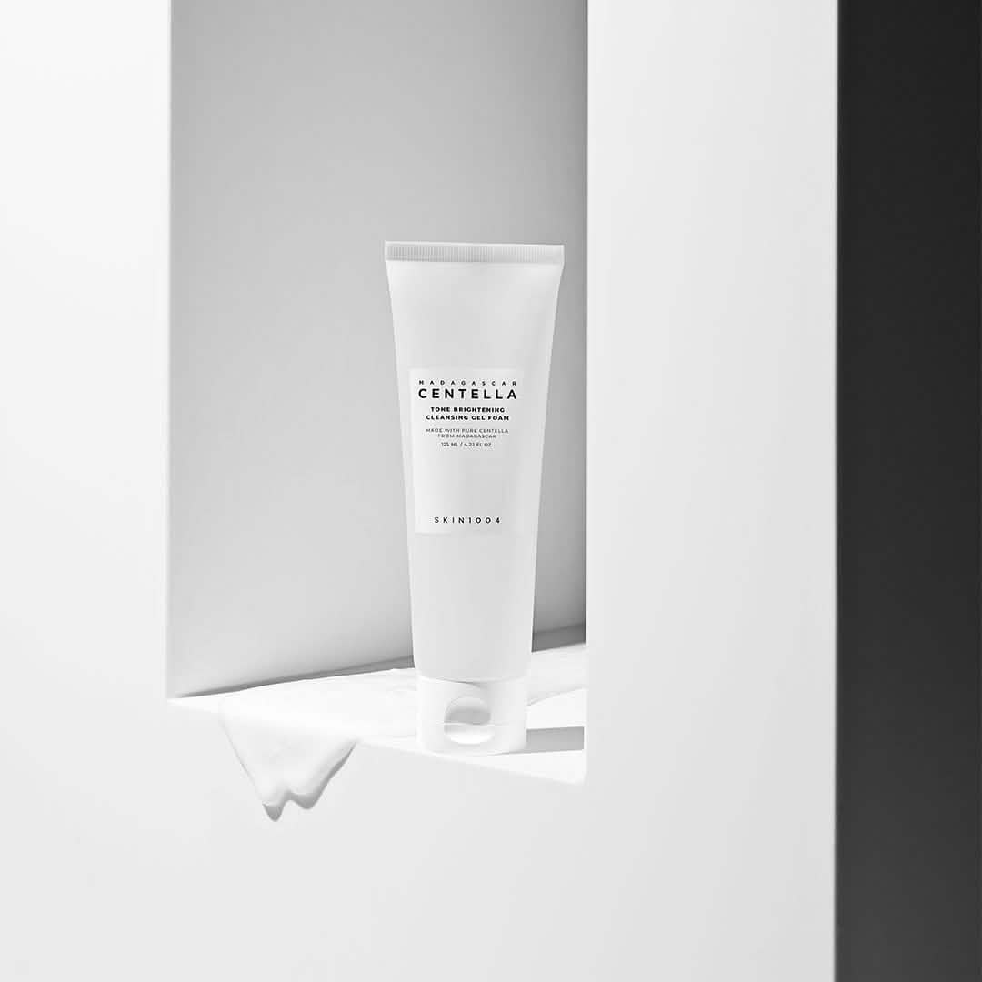 Madagascar Centella Tone Brightening Cleansing Gel Foam