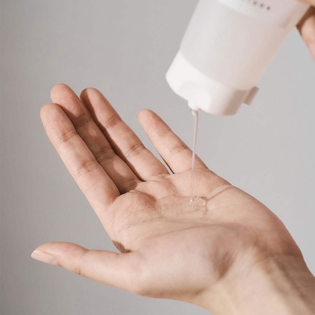 Madagascar Centella Tone Brightening Cleansing Gel Foam