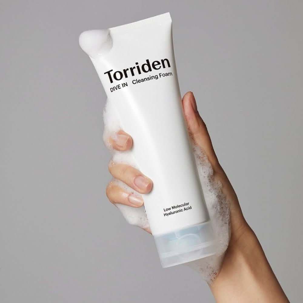 DIVE IN Low Molecular Hyaluronic Acid Cleansing Foam