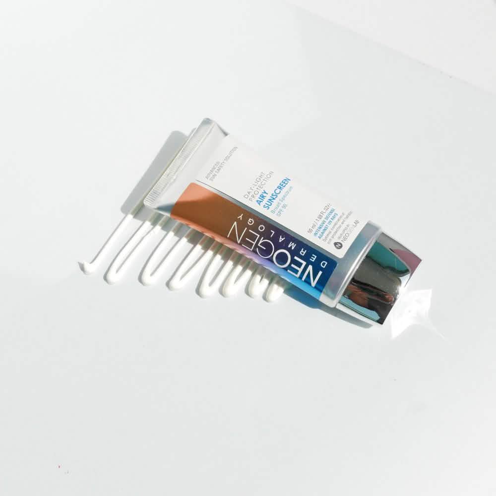 Day Light Protection Airy Sunscreen SPF 50