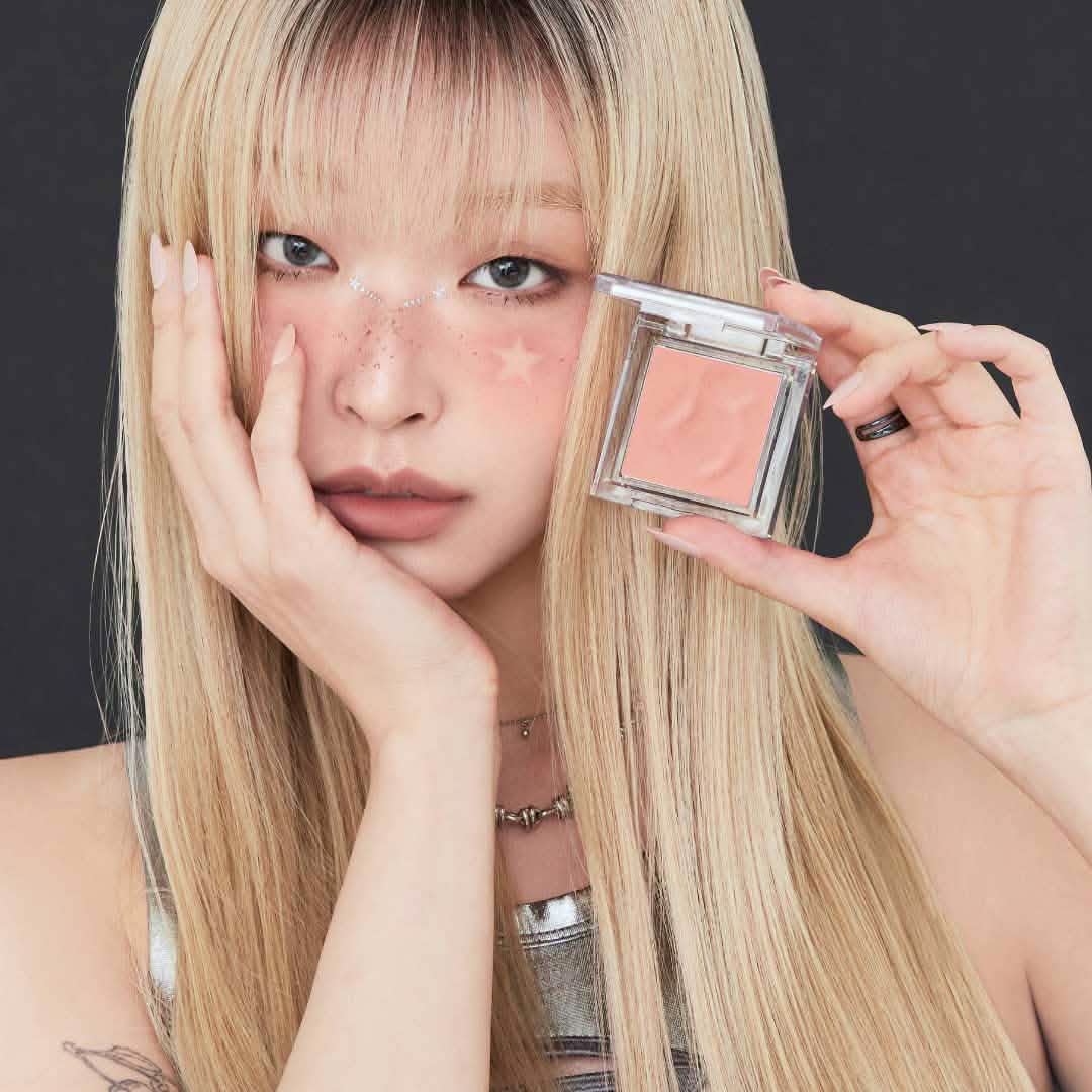 Fluffy Wear Blusher 02 Bashful Pink